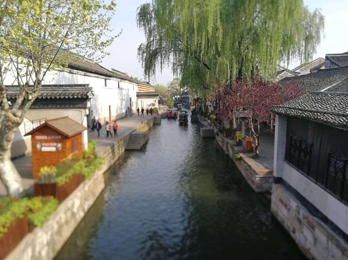 不知道女人是不是喜欢我，感觉她会找个借口跟我说话，她跟我说她不好意思找我聊天，说我也不知道找她聊天游戏画面