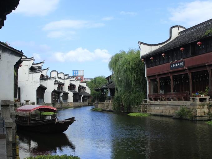 摩根大通分析师警告称美股出现互联网泡沫式的市场集中 前10大股票所占份额正接近2000年的历史峰值